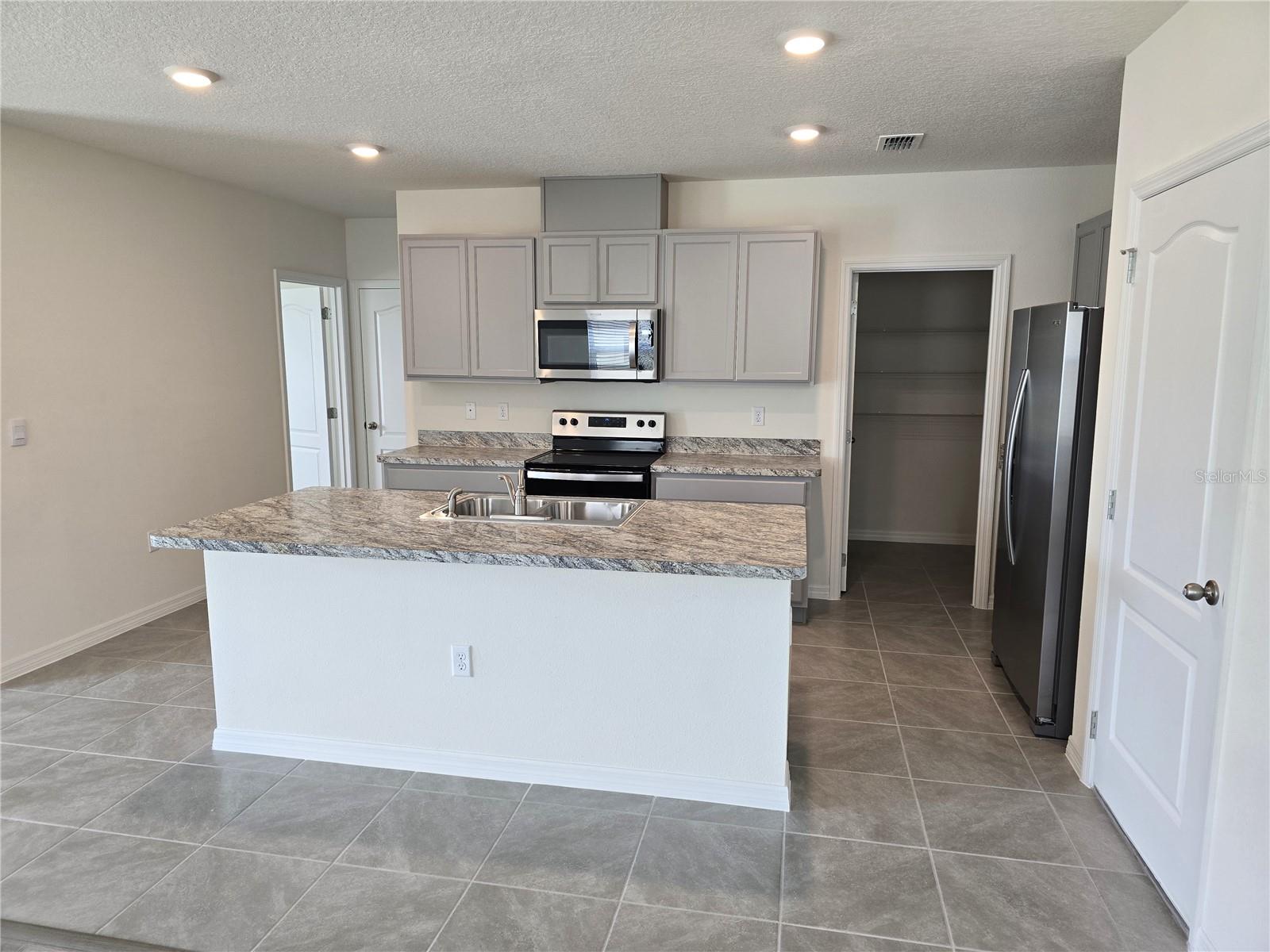 1234 Red Hill, Davenport, FL 33837