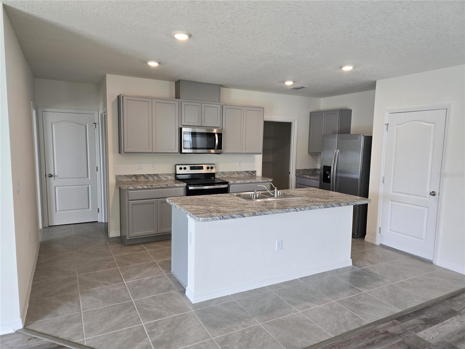 1234 Red Hill, Davenport, FL 33837