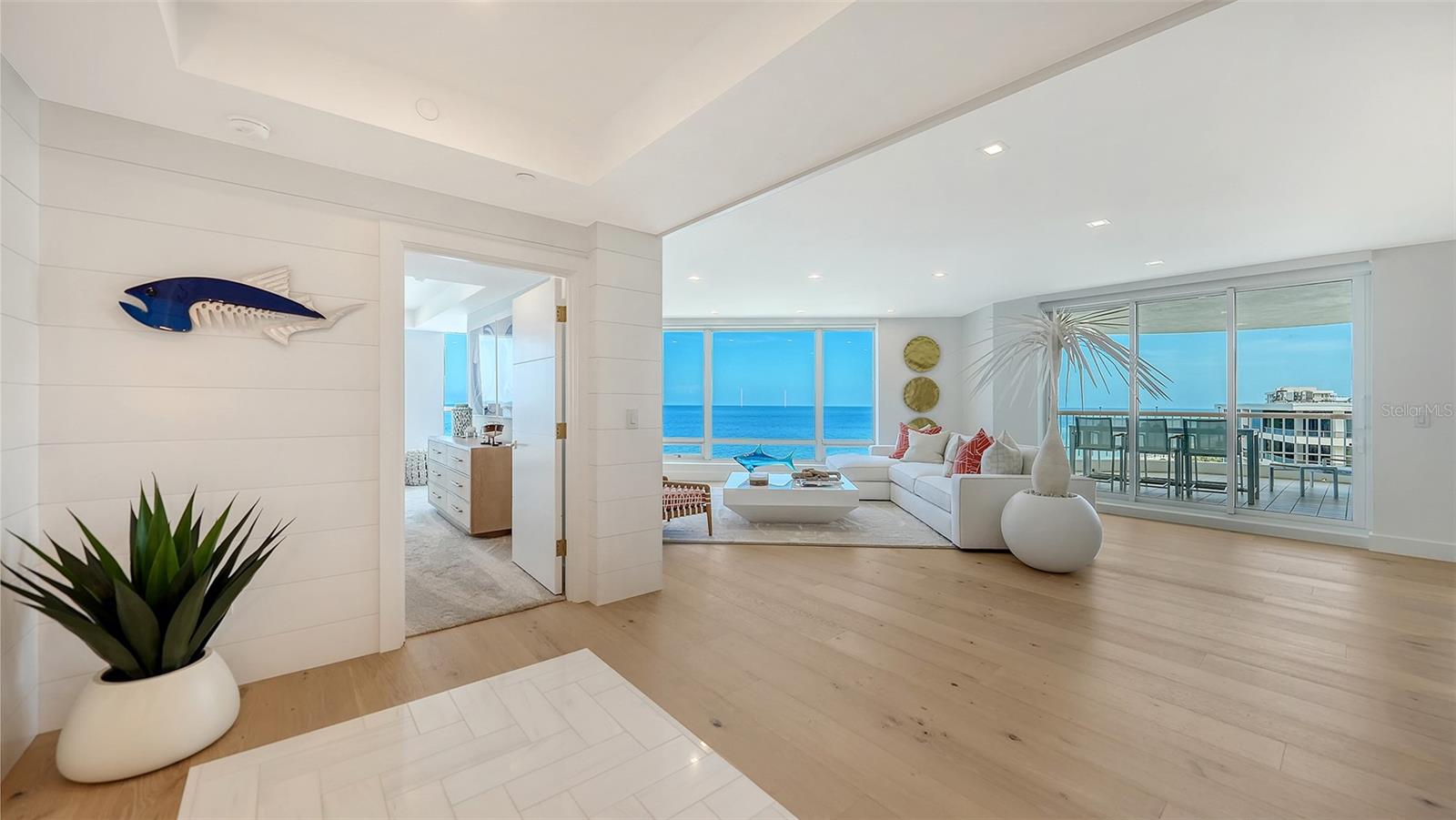 455 Longboat Club Unit 905, Longboat Key, FL 34228