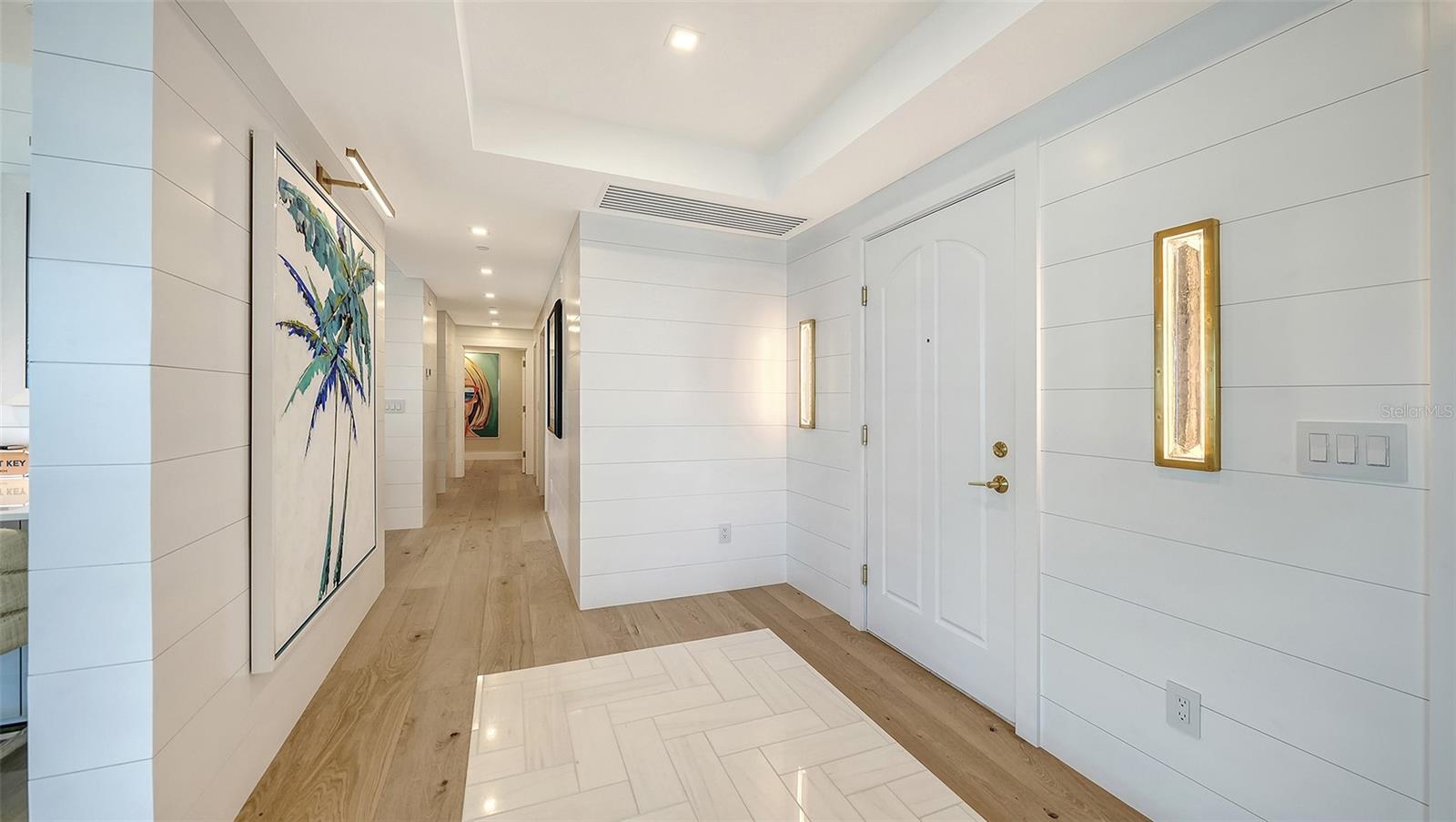 455 Longboat Club Unit 905, Longboat Key, FL 34228