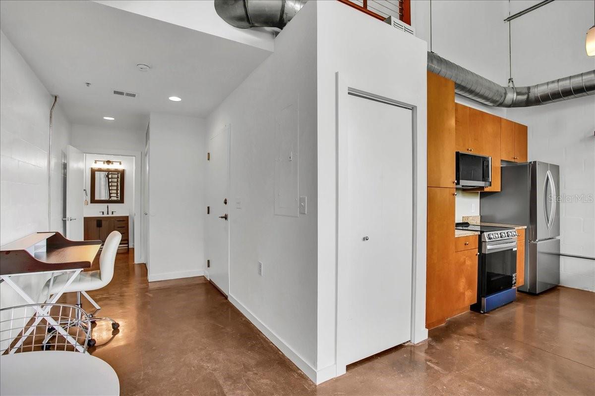 2001 2nd Unit 24, Tampa, FL 33605