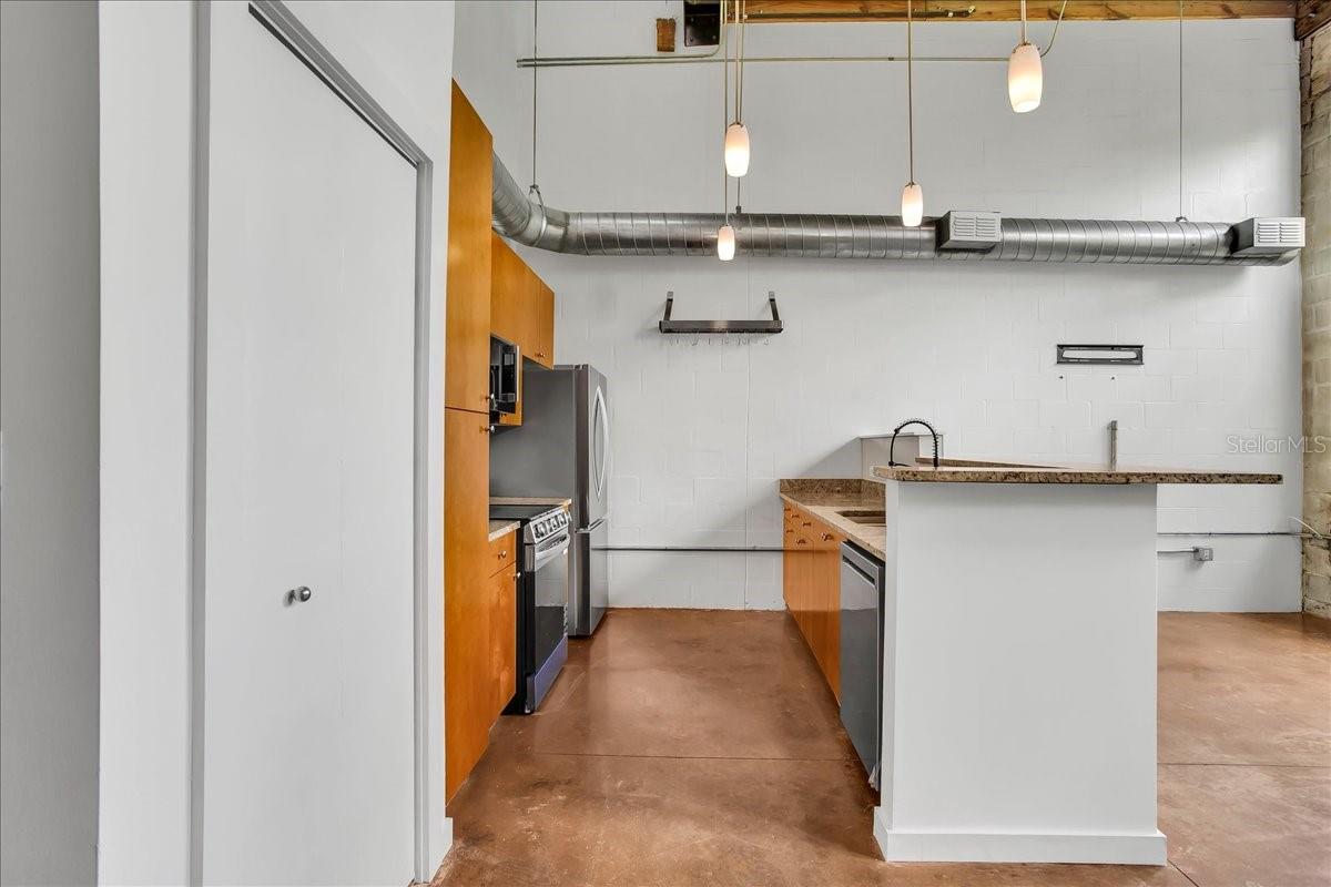 2001 2nd Unit 24, Tampa, FL 33605
