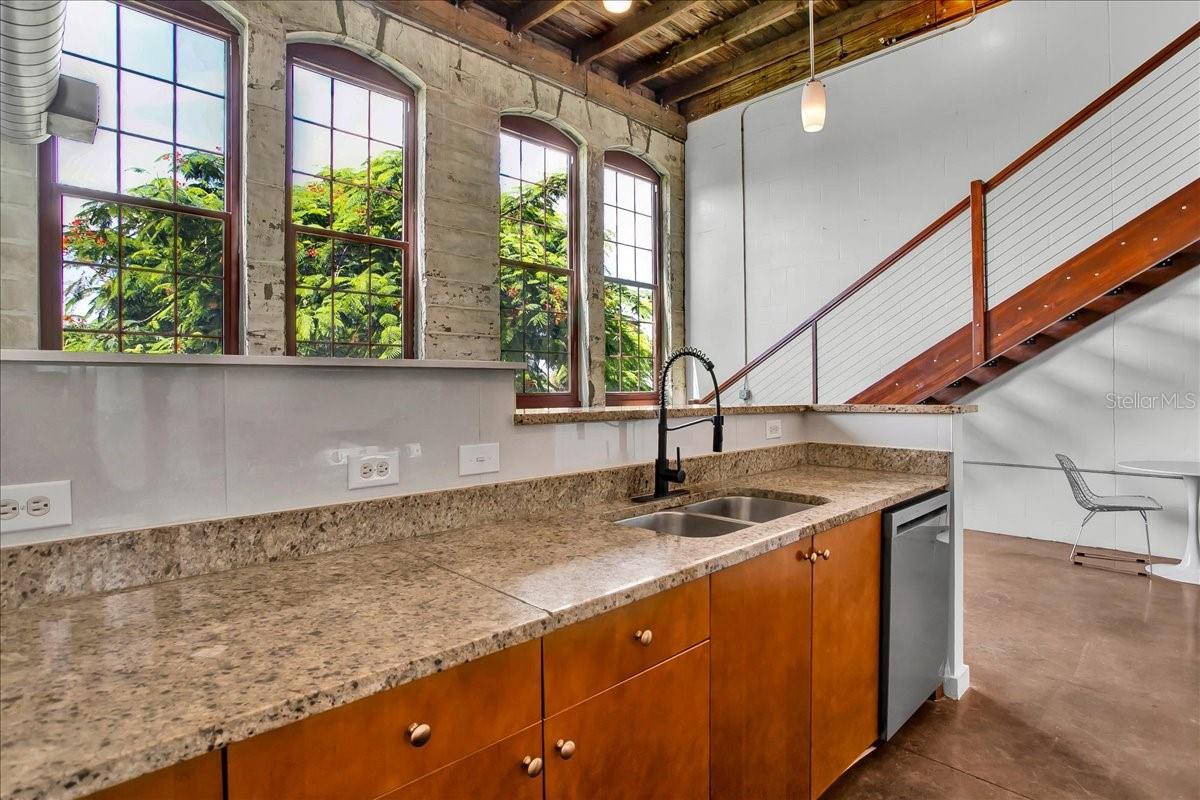 2001 2nd Unit 24, Tampa, FL 33605
