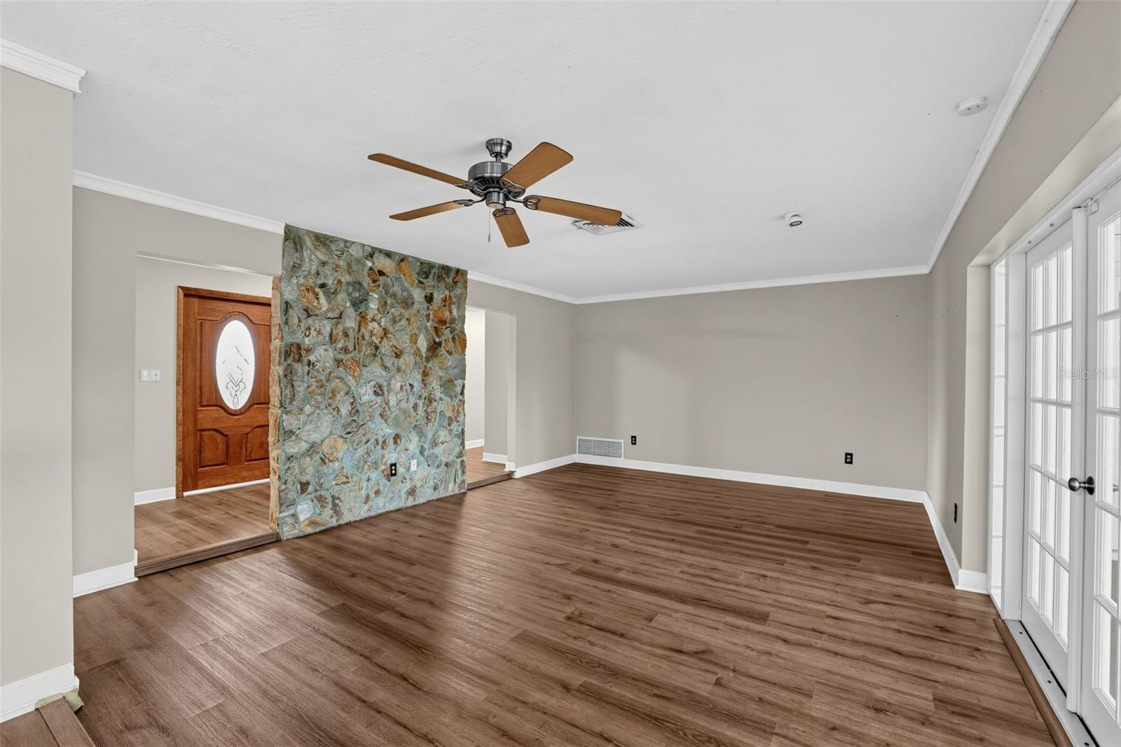 6450 31st, St Petersburg, FL 33710