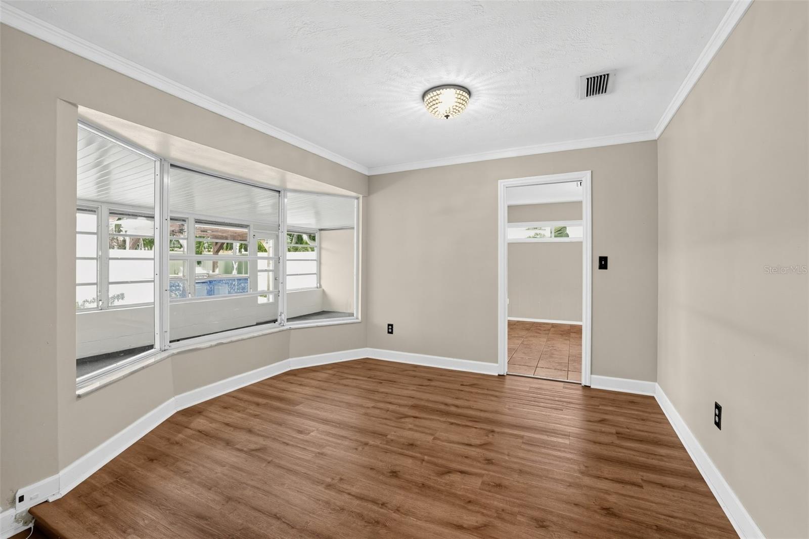 6450 31st, St Petersburg, FL 33710