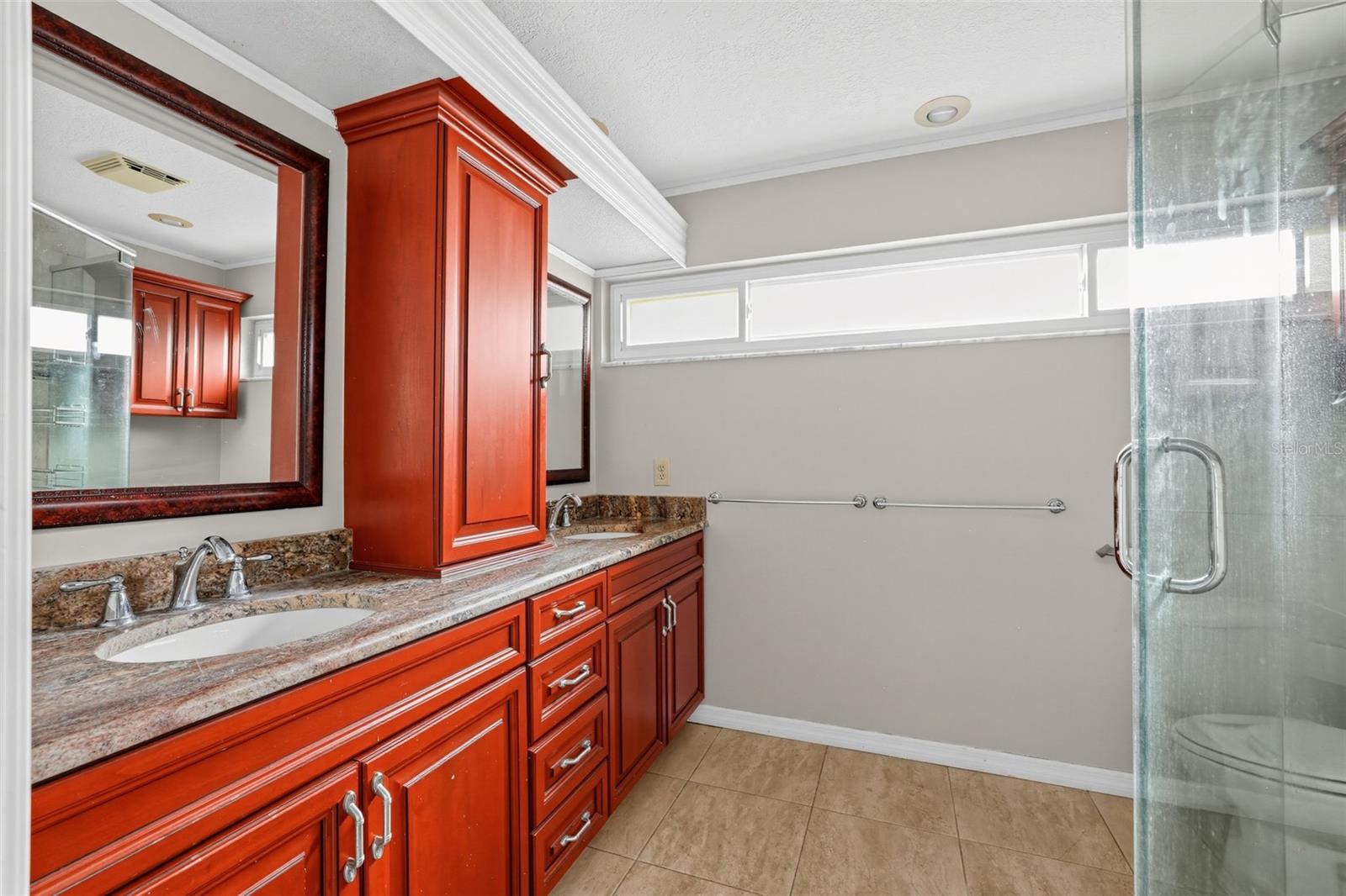 6450 31st, St Petersburg, FL 33710