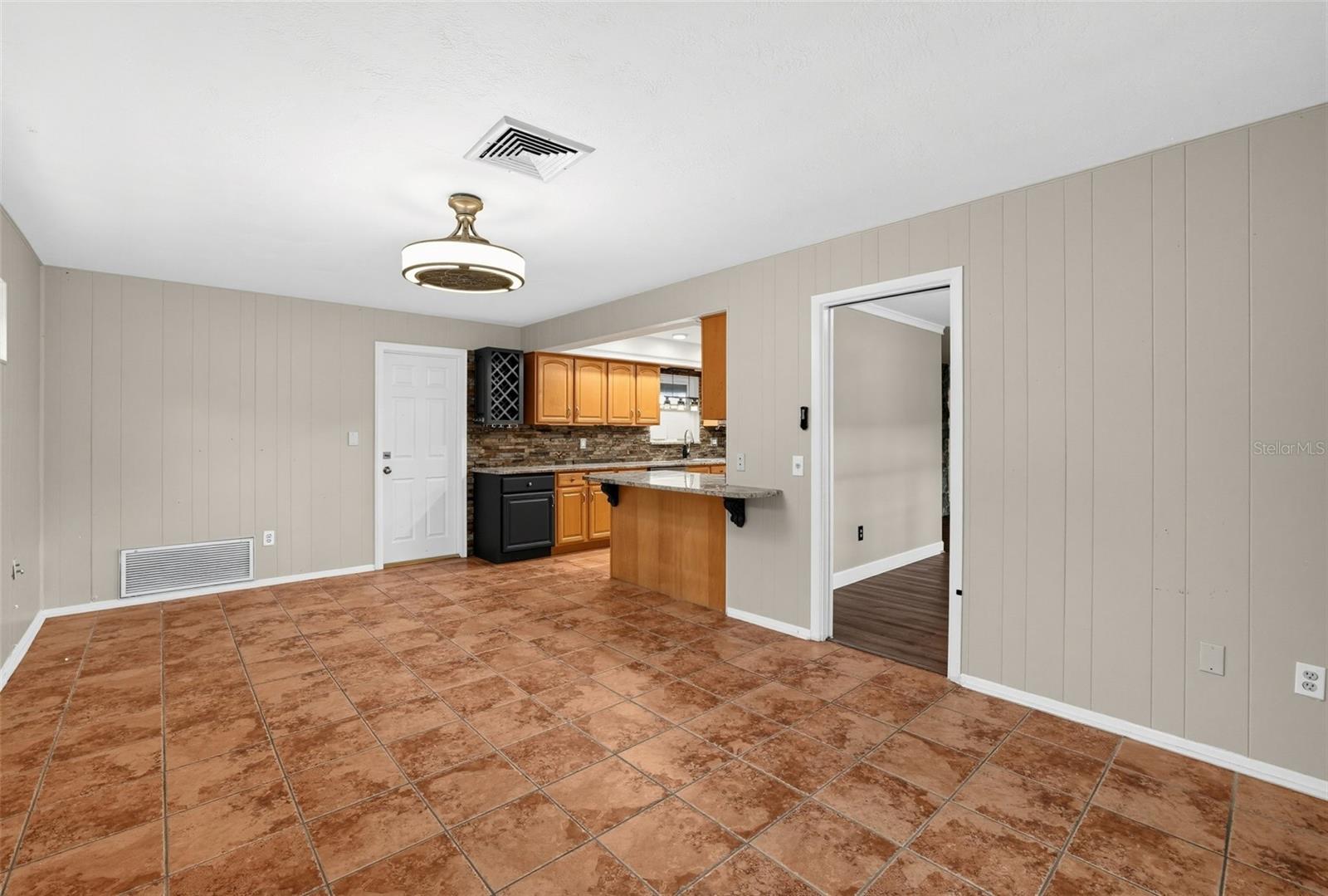 6450 31st, St Petersburg, FL 33710
