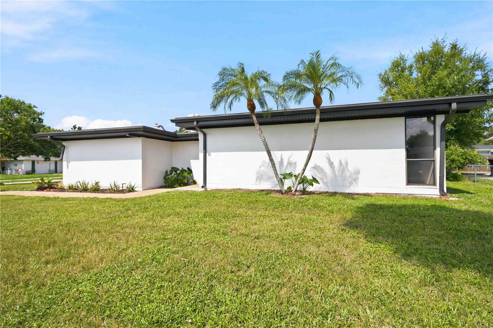 6332 Pauline, Sarasota, FL 34231