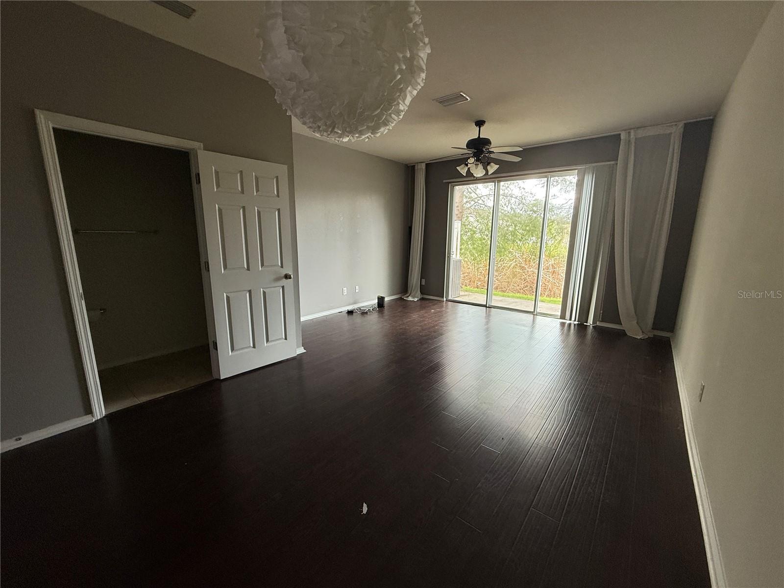 4951 White Sanderling, Tampa, FL 33619