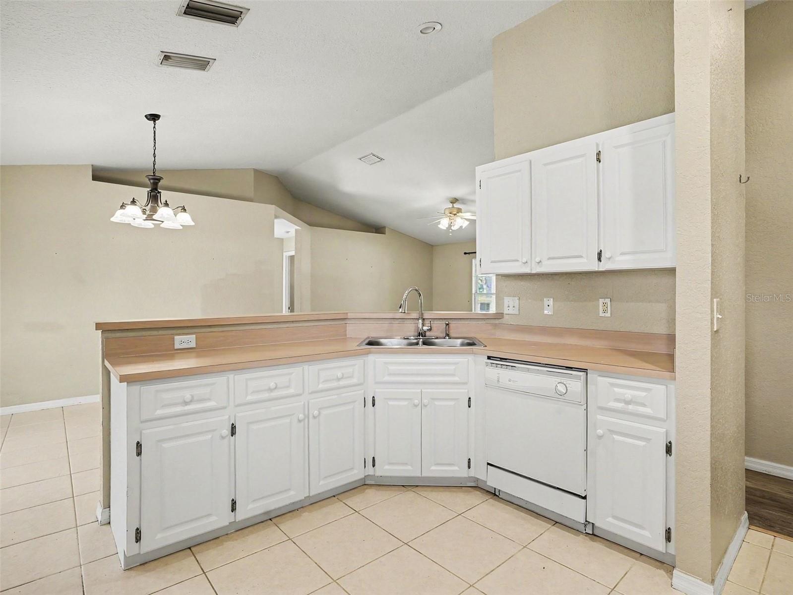 121 Shaddock, Auburndale, FL 33823