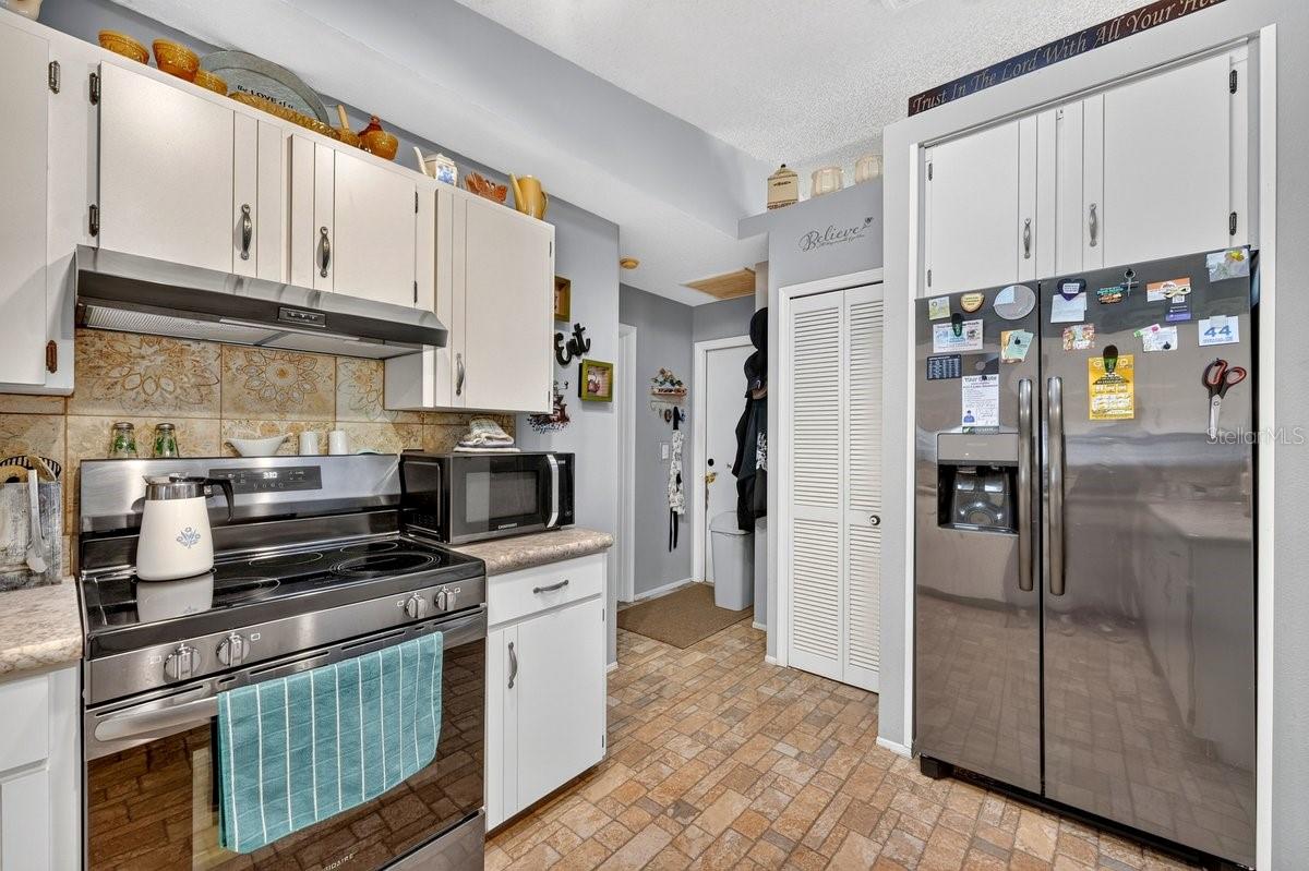 2956 Bristol, South Daytona, FL 32119