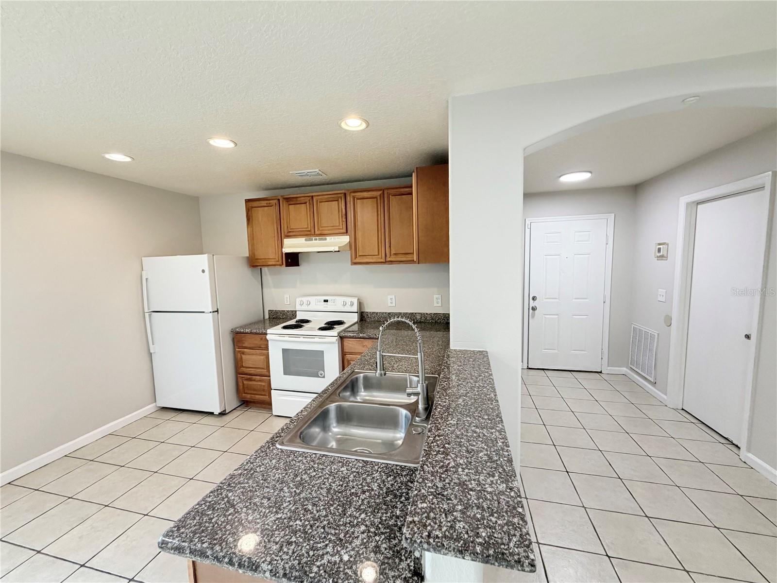 54 18th, Apopka, FL 32703