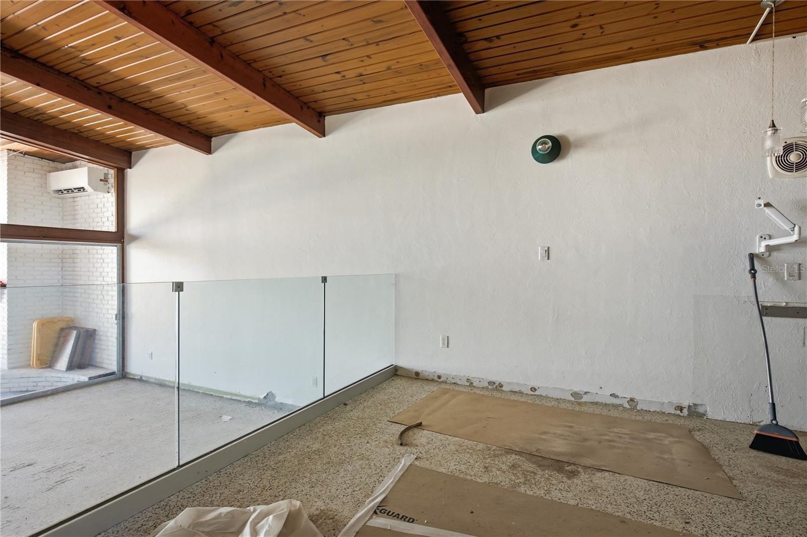31 Dolphin, Treasure Island, FL 33706