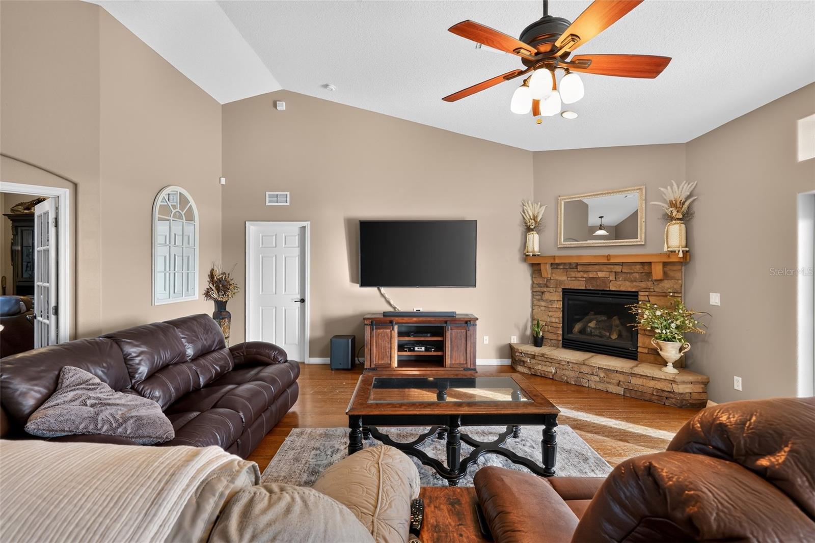 4027 C 470, Lake Panasoffkee, FL 33538