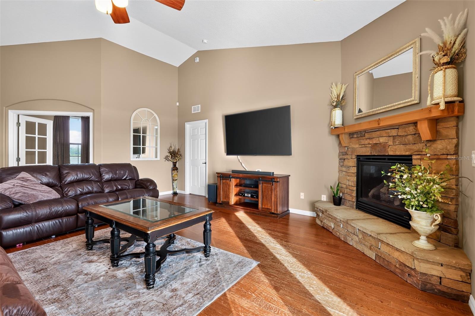 4027 C 470, Lake Panasoffkee, FL 33538