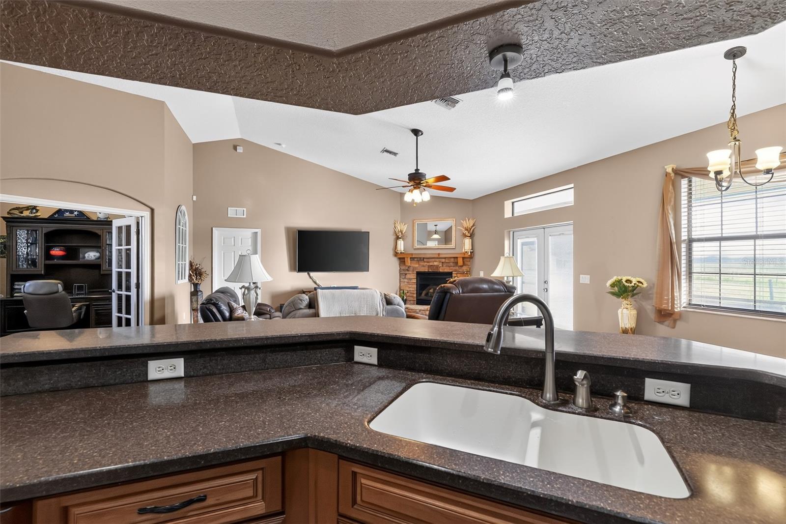4027 C 470, Lake Panasoffkee, FL 33538
