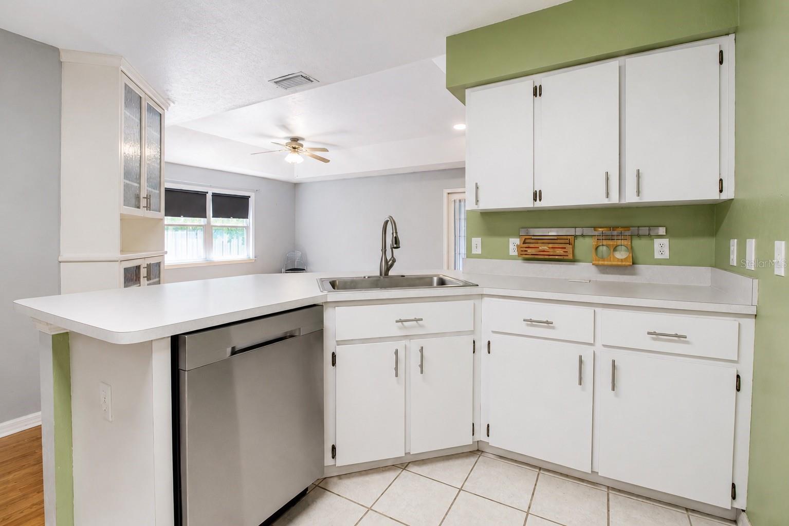 2523 38, Gainesville, FL 32605