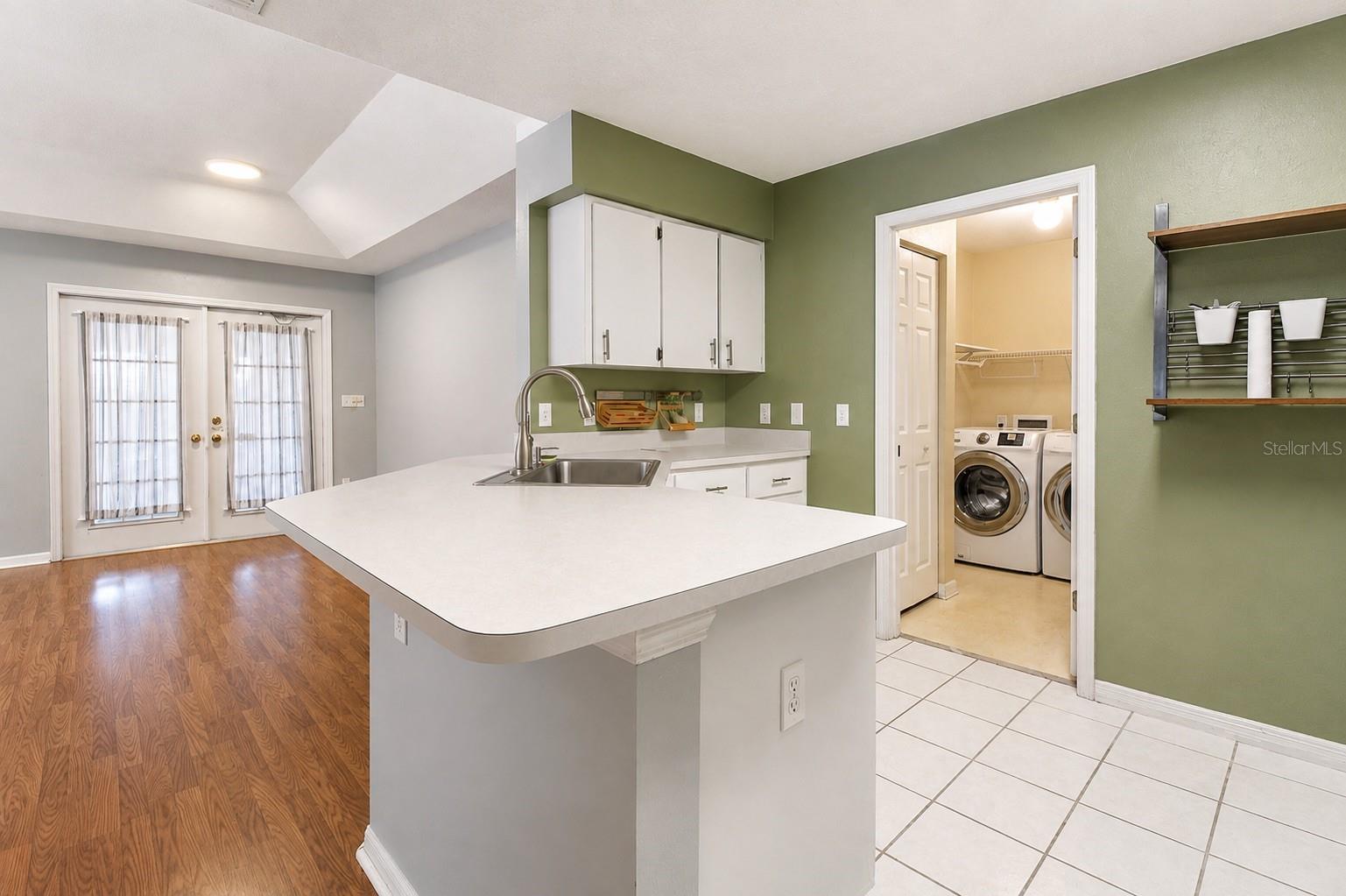 2523 38, Gainesville, FL 32605