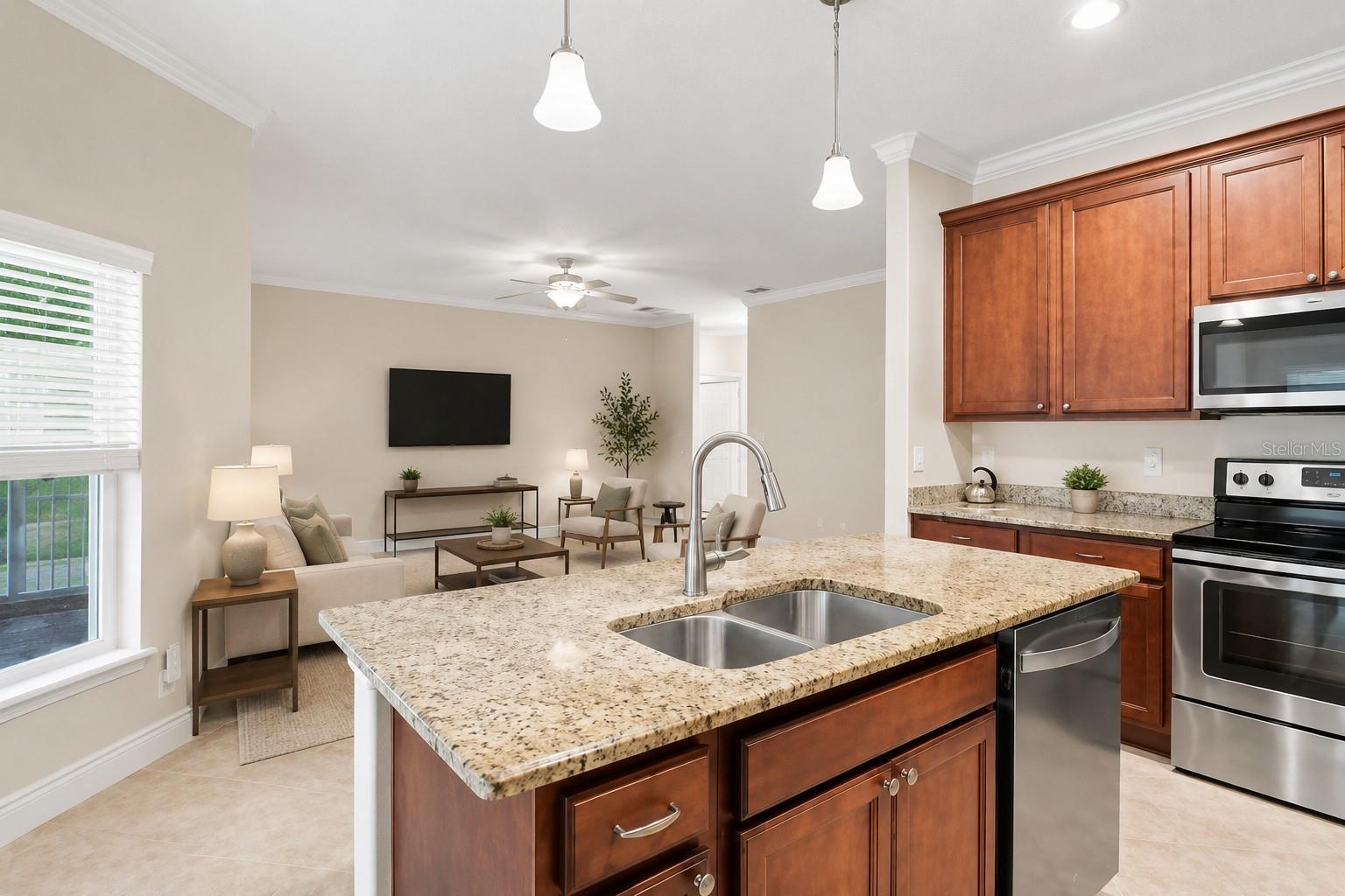 555 Dowling, Lady Lake, FL 32159