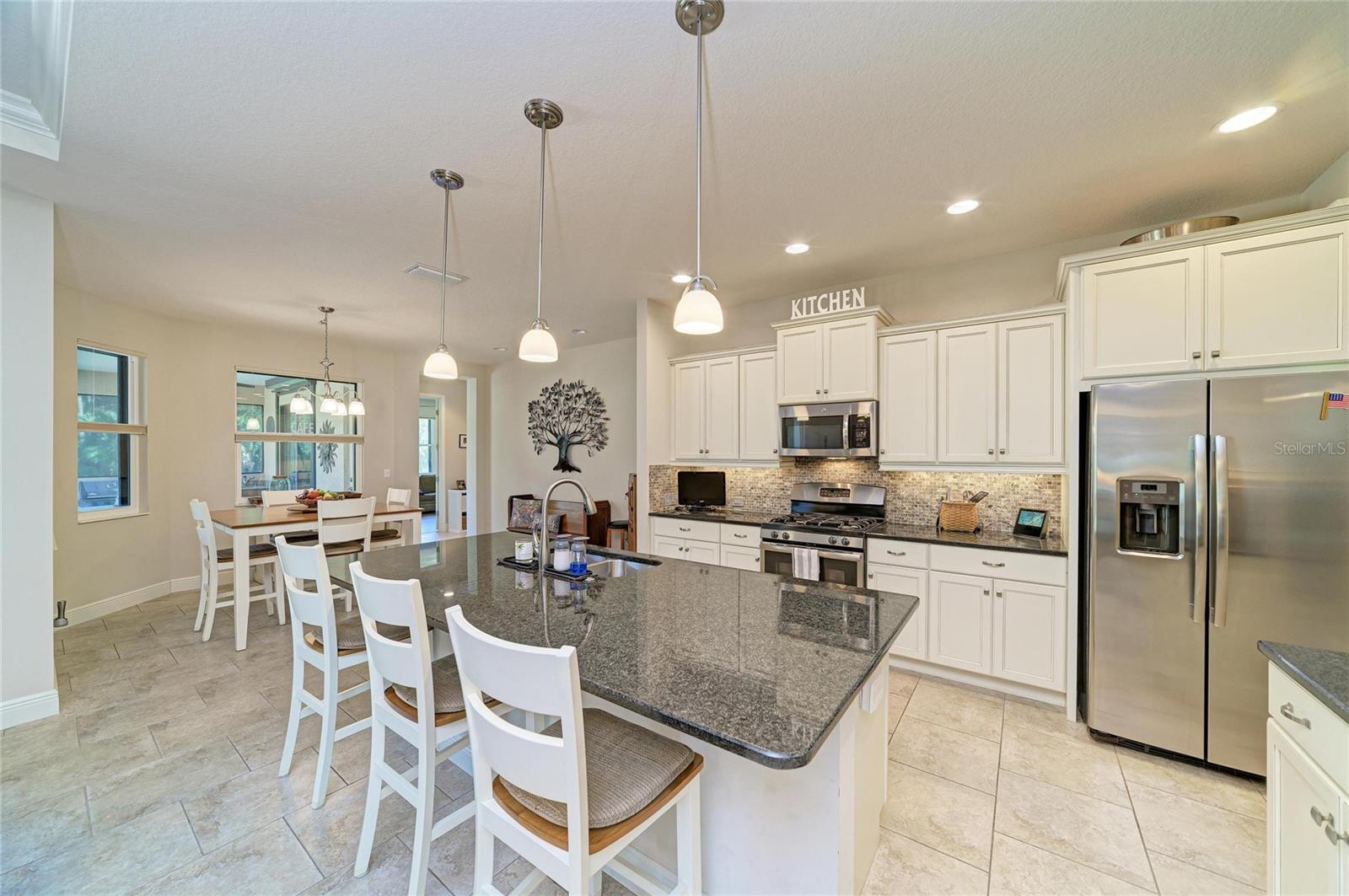 517 Chantilly, Bradenton, FL 34212