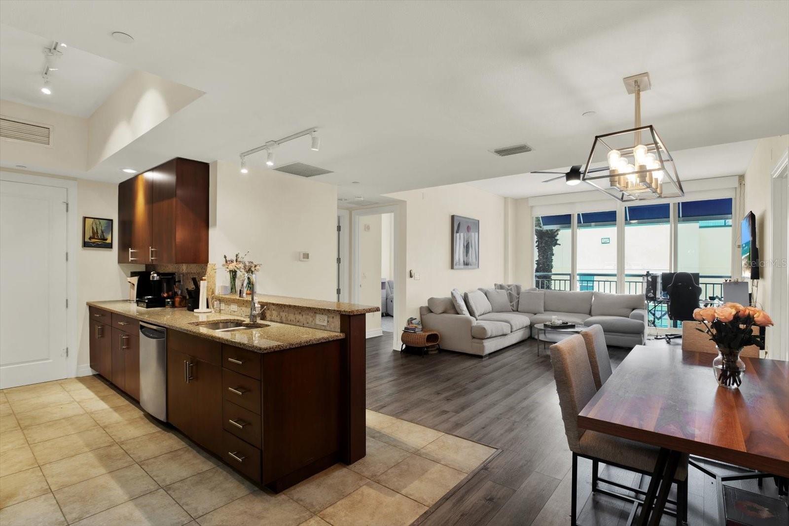 331 Cleveland Unit 212, Clearwater, FL 33755
