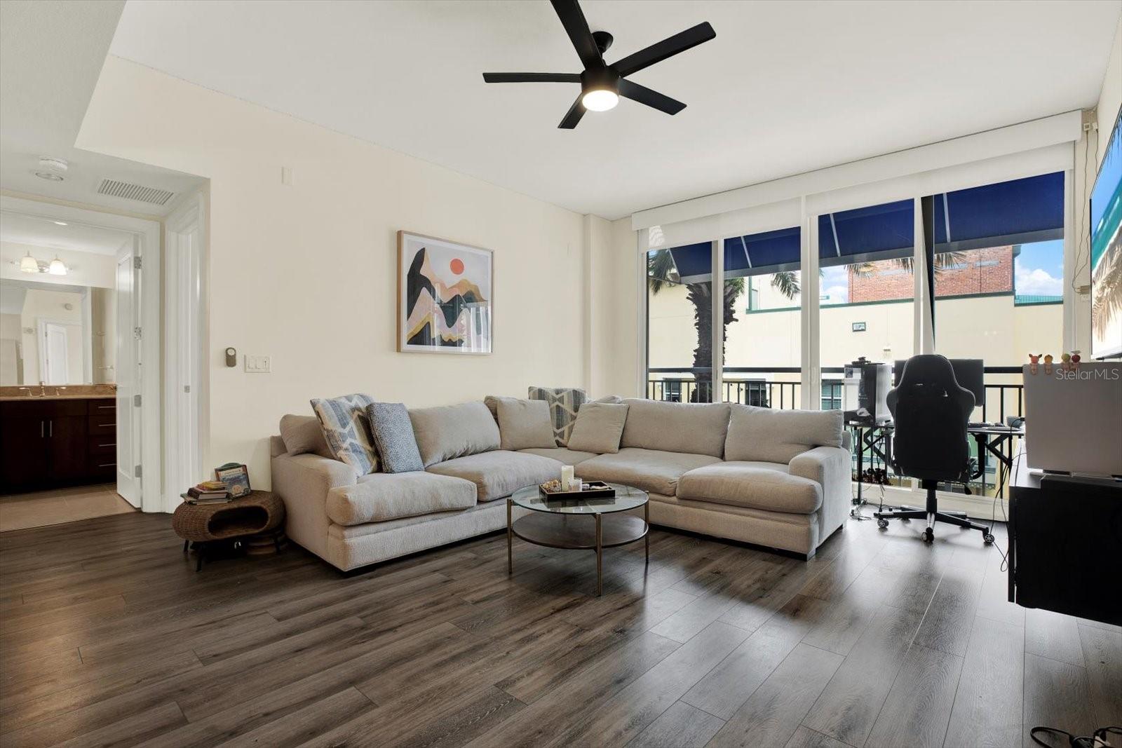331 Cleveland Unit 212, Clearwater, FL 33755