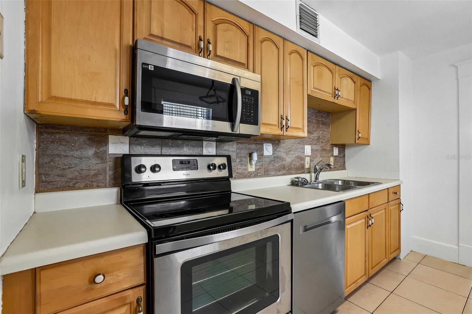 467 9th, St Petersburg, FL 33701