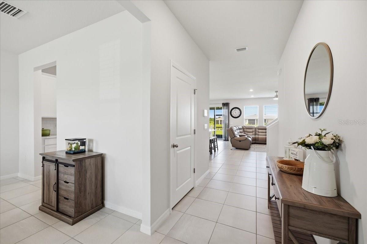 16018 6th, Bradenton, FL 34212