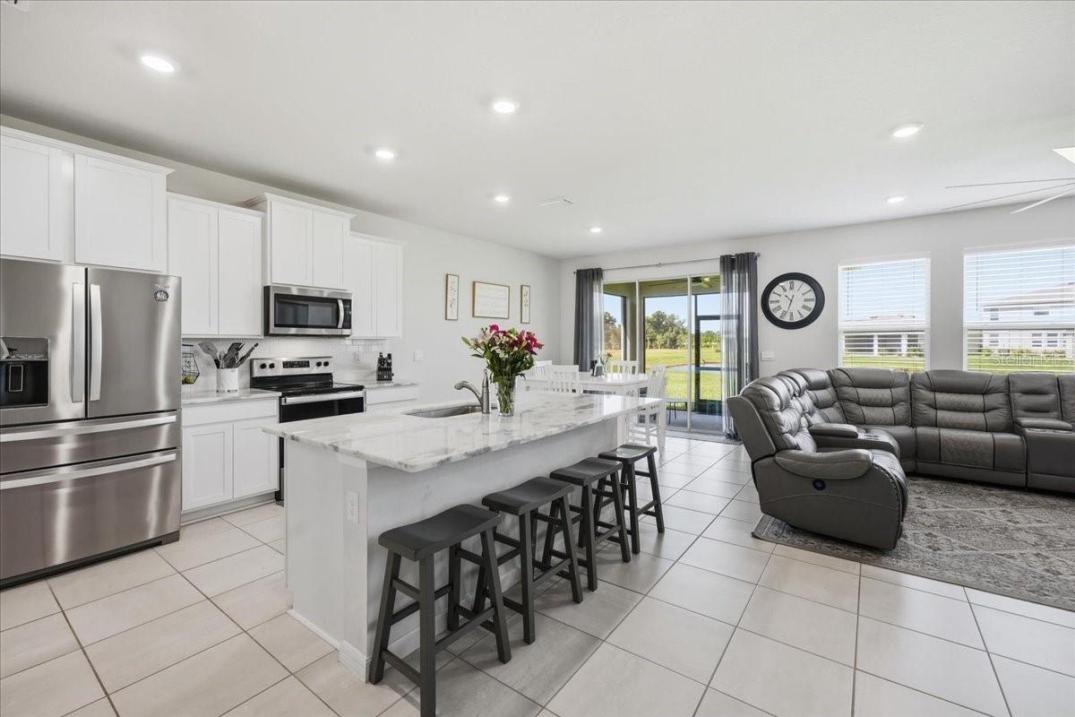 16018 6th, Bradenton, FL 34212