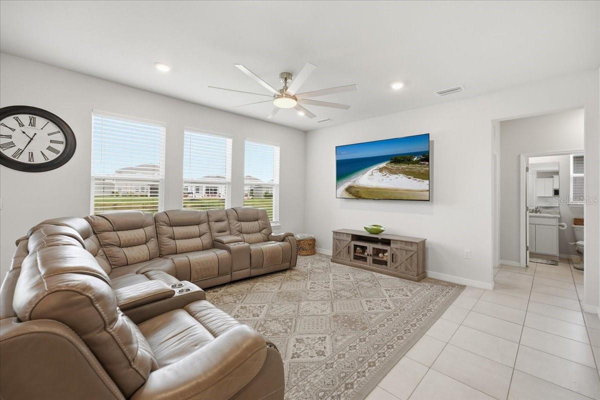 16018 6th, Bradenton, FL 34212
