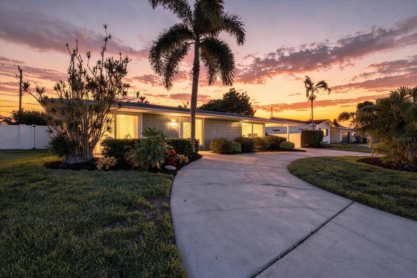 5188 40th, St Petersburg, FL 33711