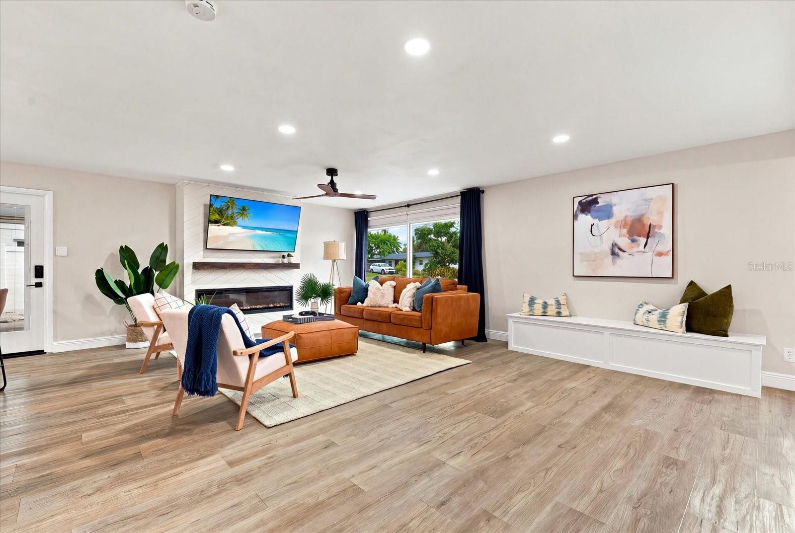 5188 40th, St Petersburg, FL 33711