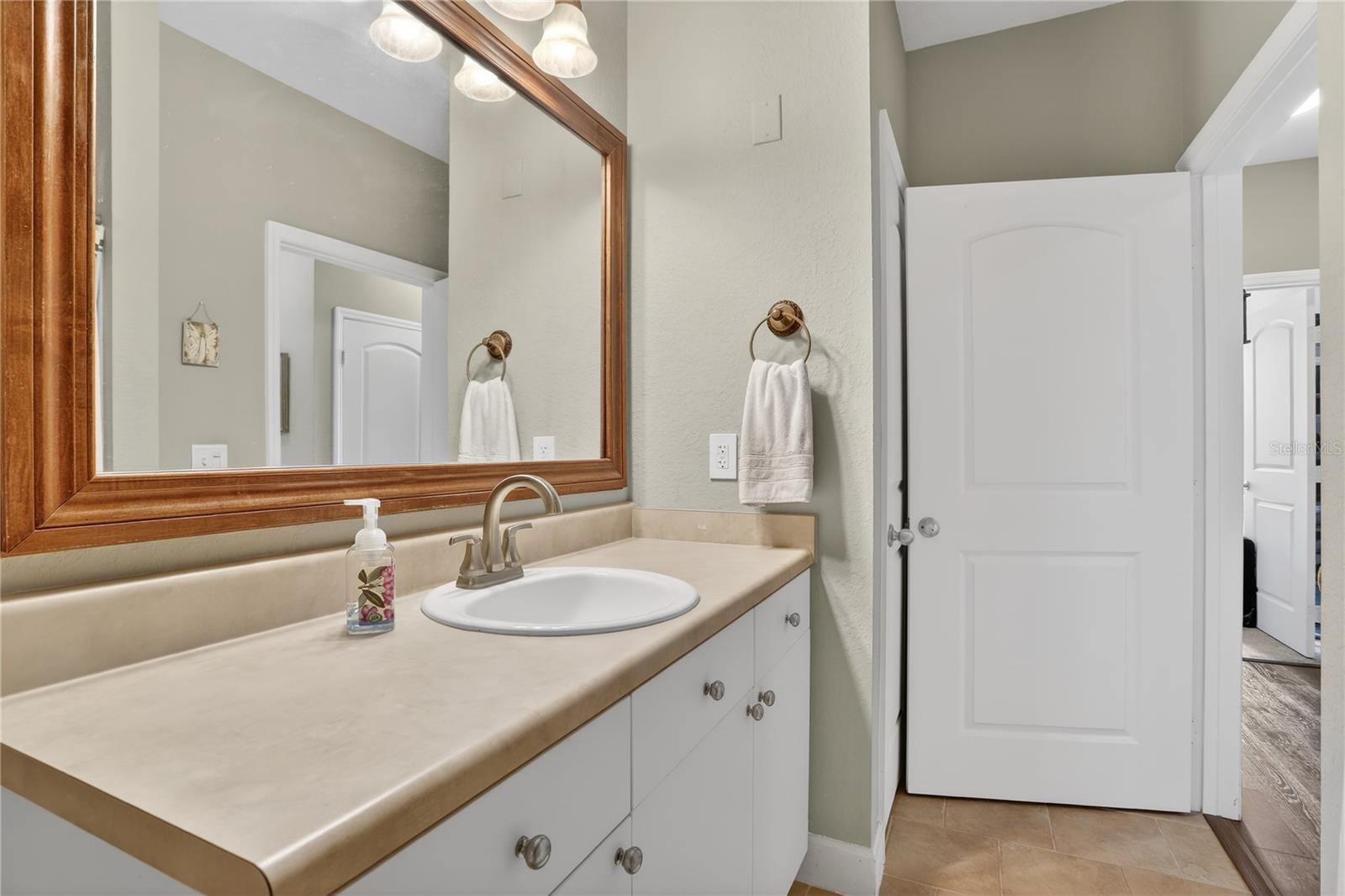 4221 Spruce Unit 2426, Tampa, FL 33607