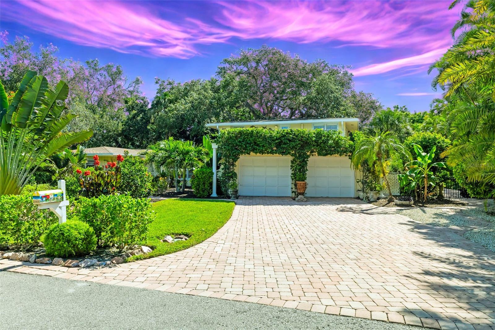 6343 Hollywood, Sarasota, FL 34231