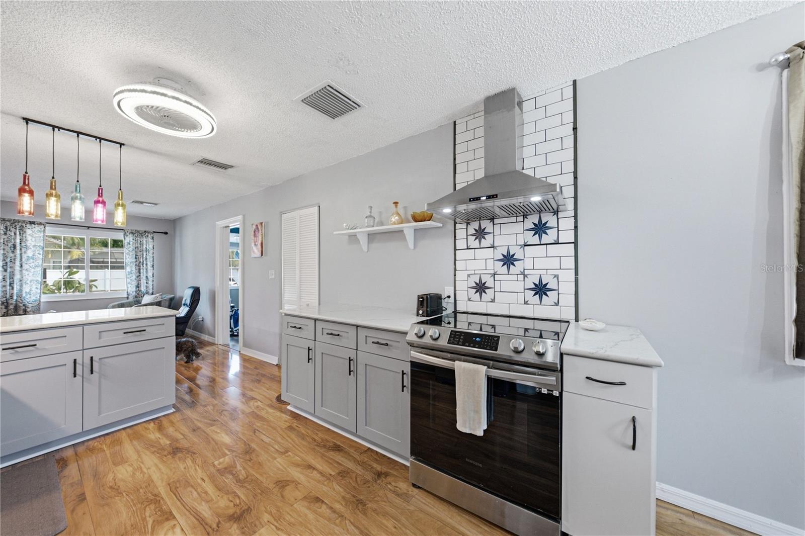 5326 6th, St Petersburg, FL 33707