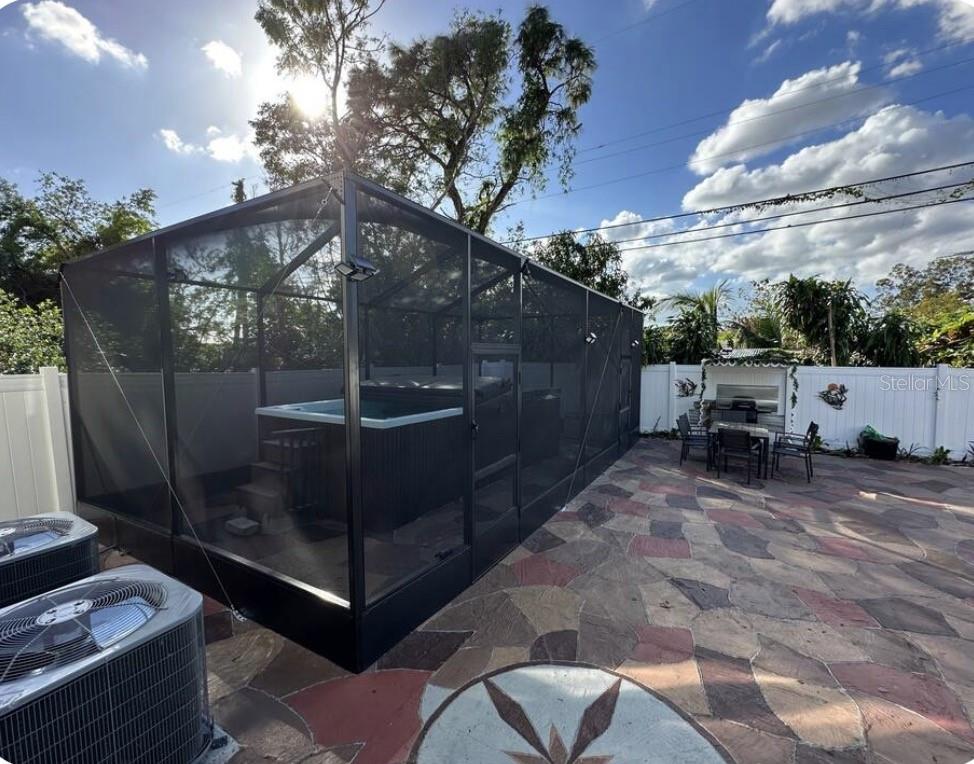 2828 22nd, St Petersburg, FL 33713