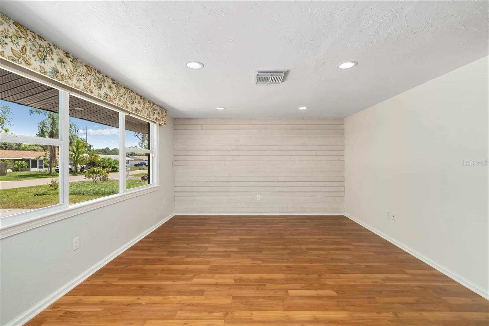 2702 Grand Cayman, Sarasota, FL 34231