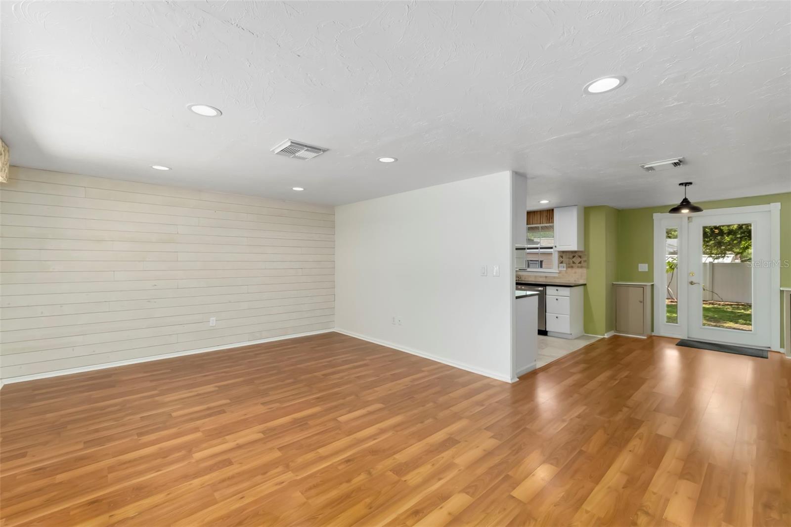 2702 Grand Cayman, Sarasota, FL 34231