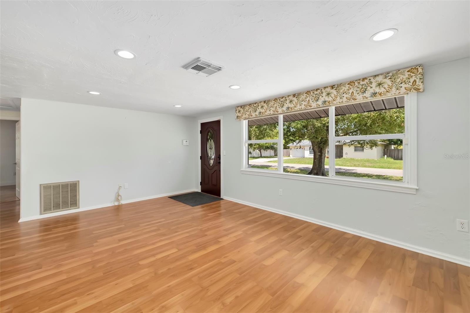 2702 Grand Cayman, Sarasota, FL 34231