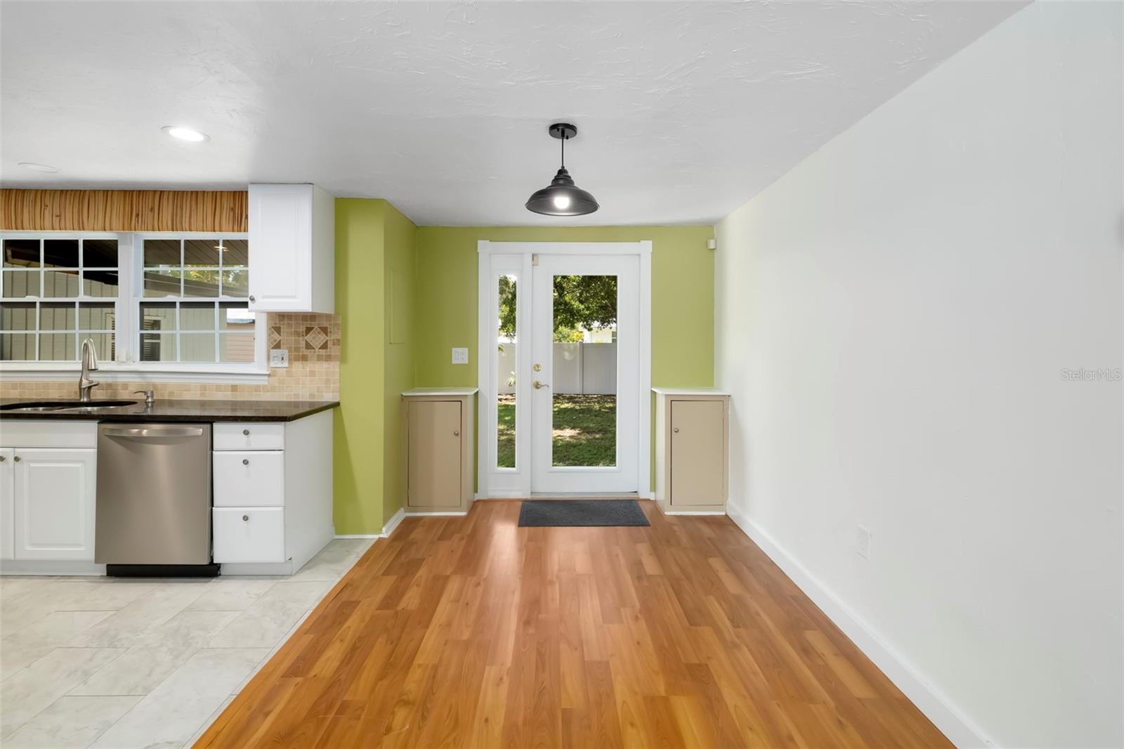 2702 Grand Cayman, Sarasota, FL 34231