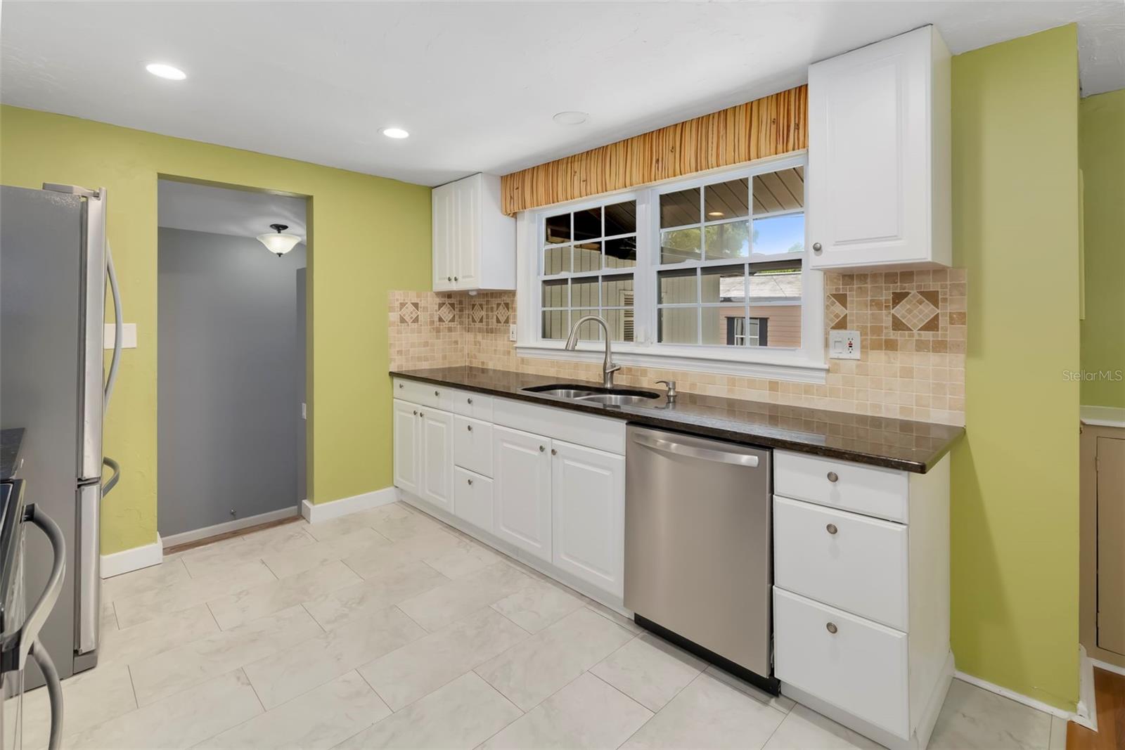 2702 Grand Cayman, Sarasota, FL 34231