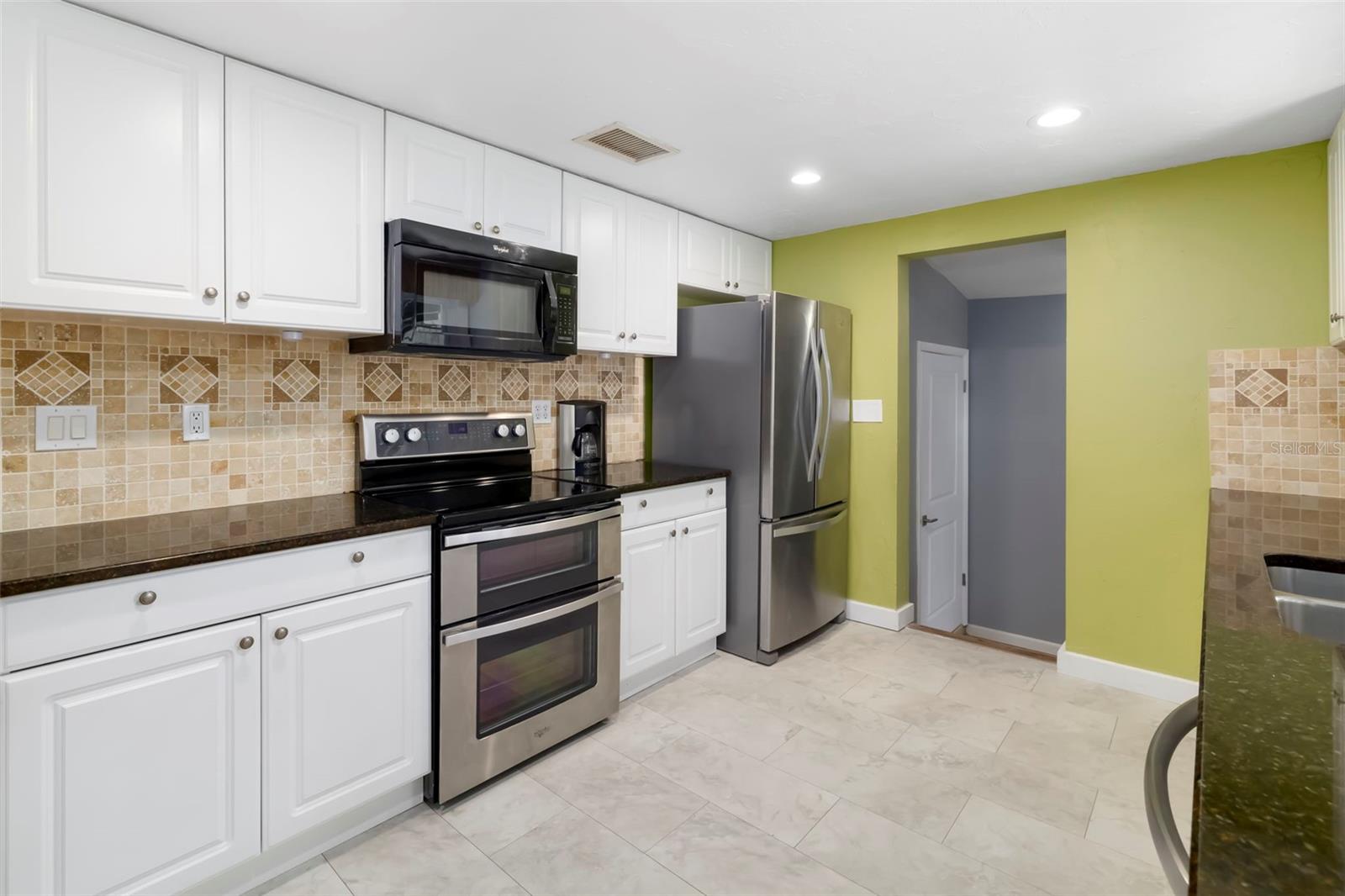 2702 Grand Cayman, Sarasota, FL 34231