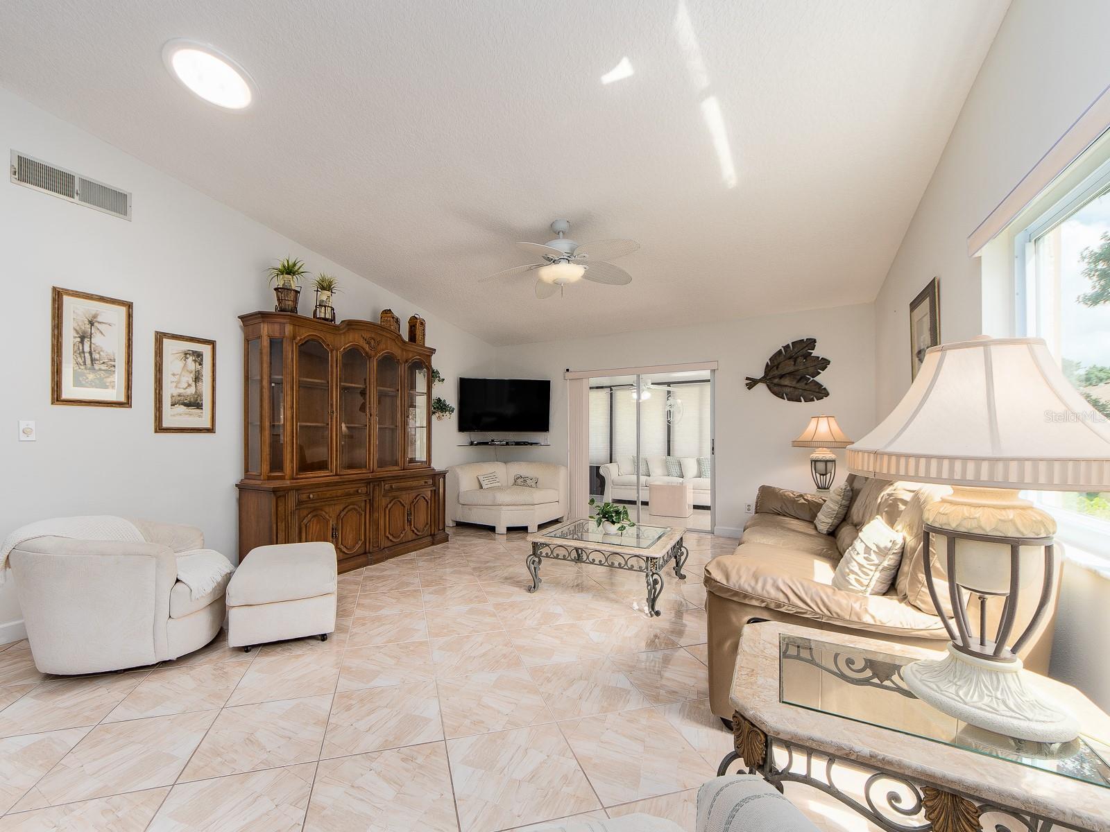 3253 Mcmath, Palm Harbor, FL 34684