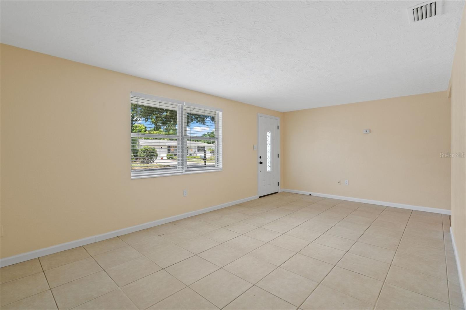 2187 Dixie Garden, Holiday, FL 34690