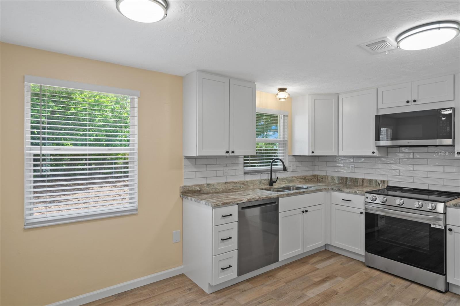 2187 Dixie Garden, Holiday, FL 34690