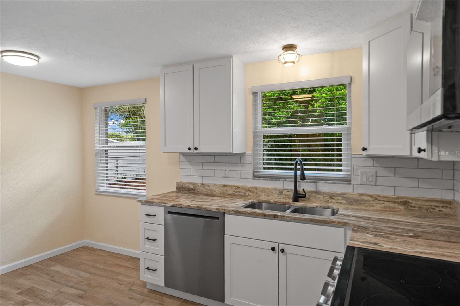 2187 Dixie Garden, Holiday, FL 34690