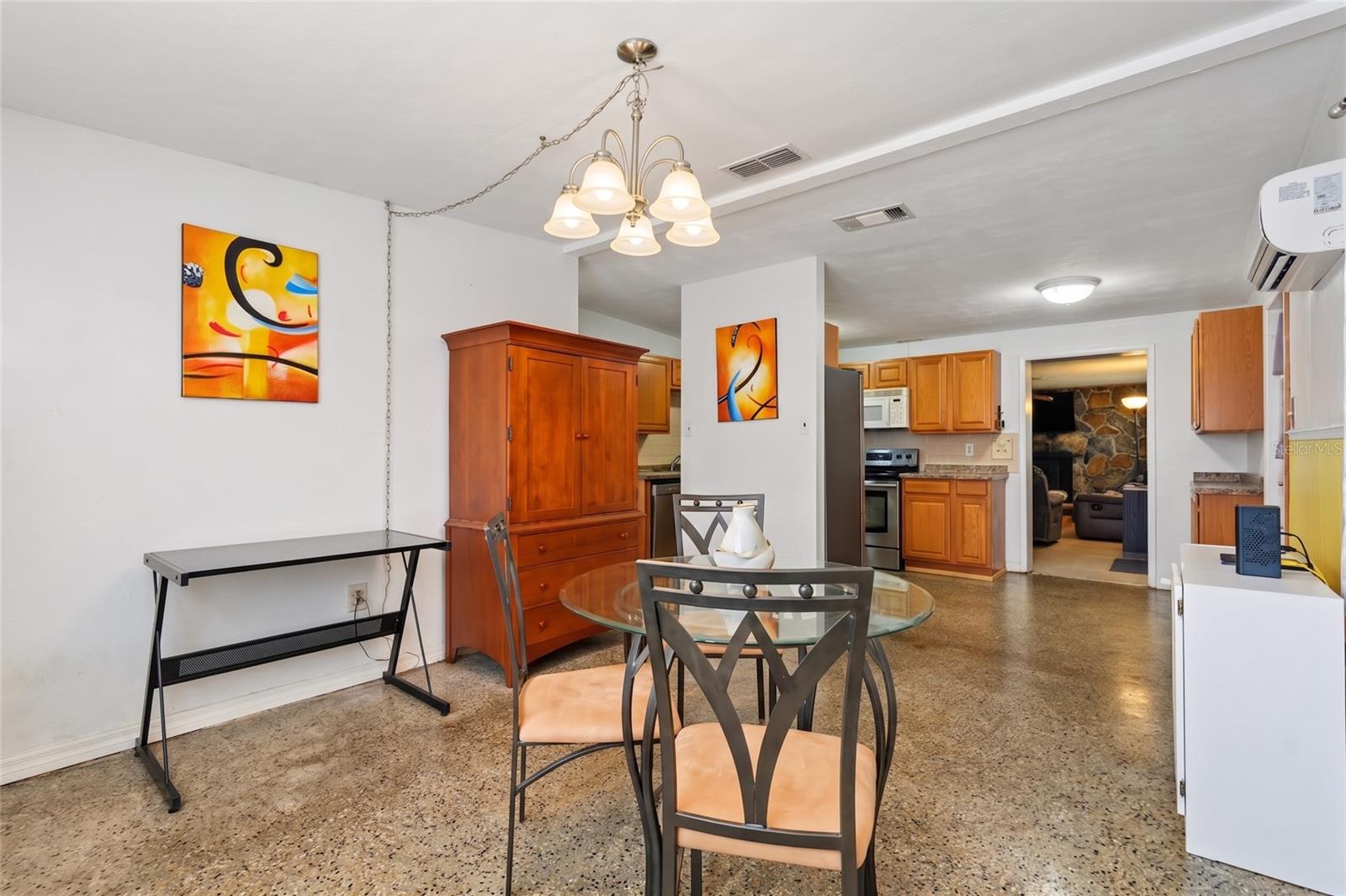 9374 84th, Seminole, FL 33777
