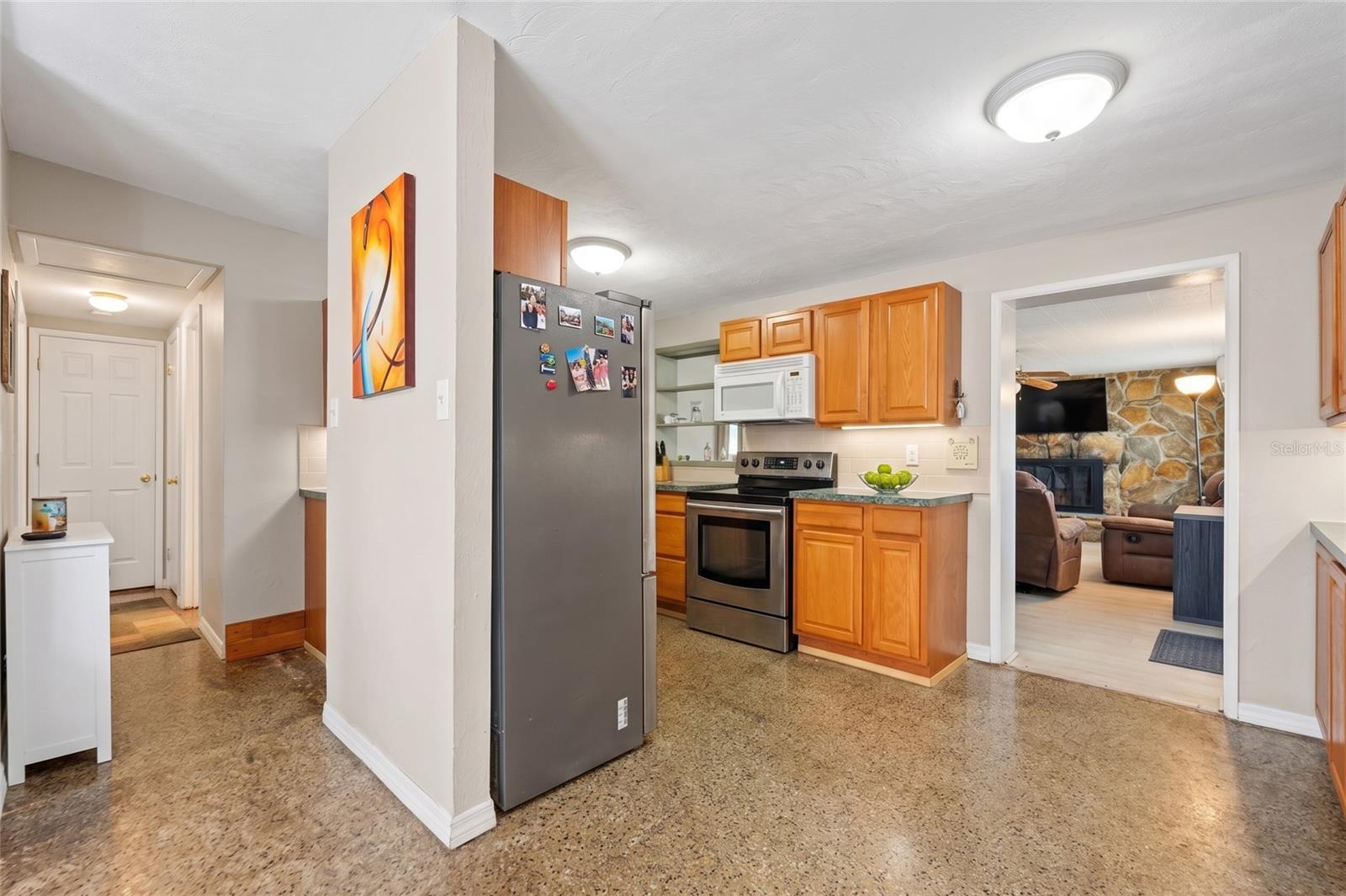 9374 84th, Seminole, FL 33777