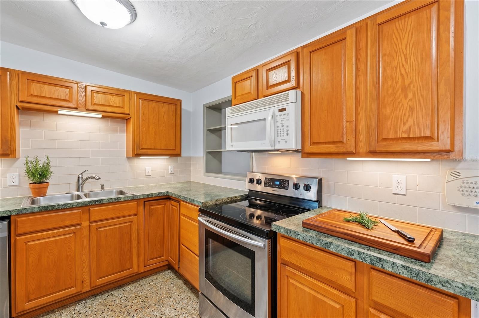 9374 84th, Seminole, FL 33777