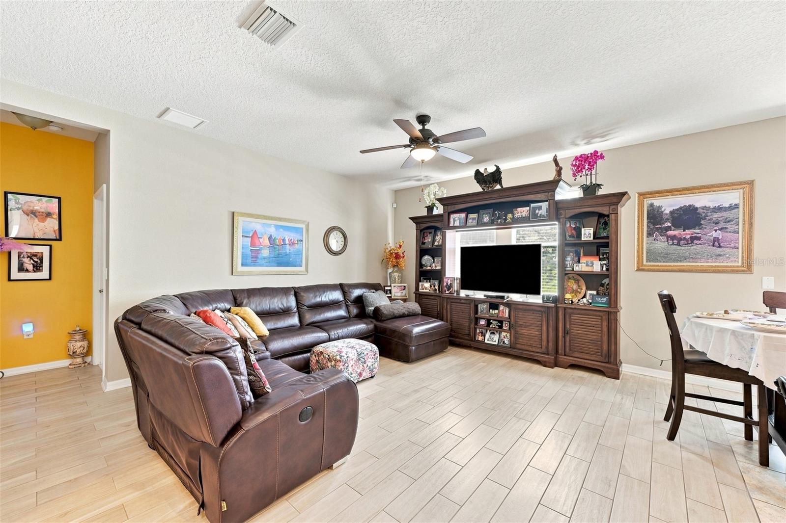 803 Parker Den, Ruskin, FL 33570